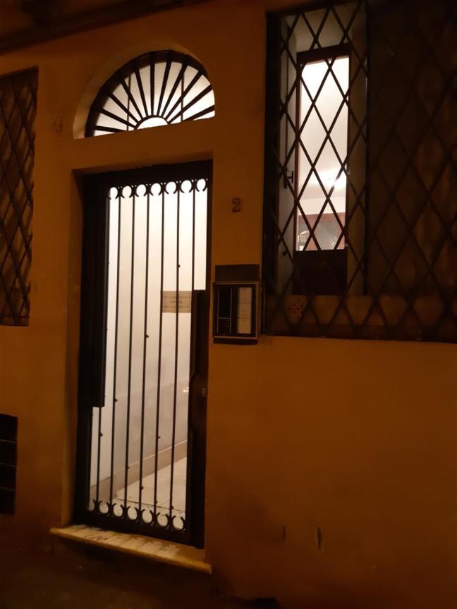 Mini Contra' Dei Servi - Vicenza Apartment Bagian luar foto