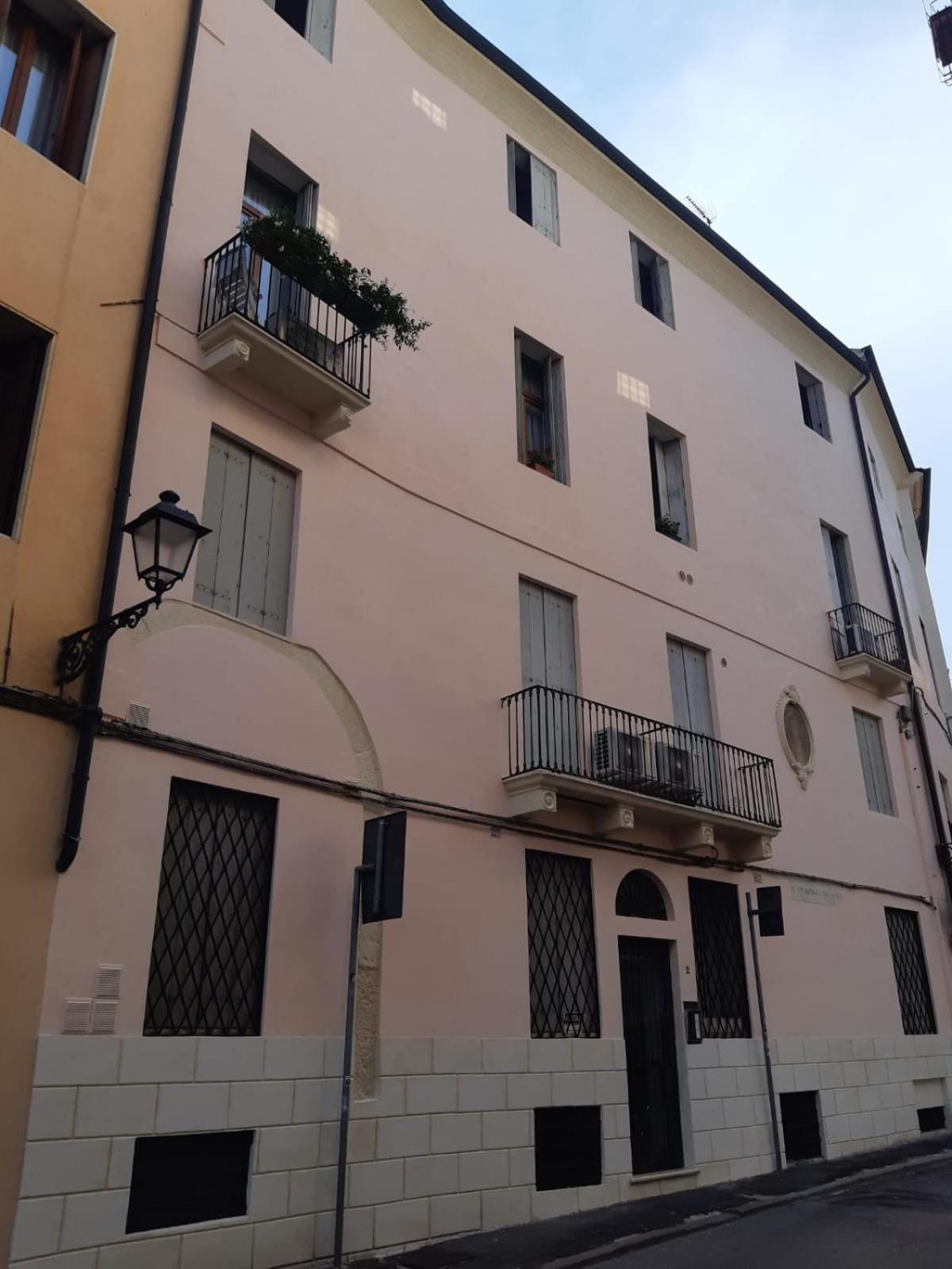 Mini Contra' Dei Servi - Vicenza Apartment Bagian luar foto